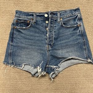 GAP Jean Shorts. Cheeky Short Sky High. Size 6r